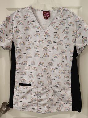 Divine Scrubs By JDM Rainbow Love Print Medical Top Knit Contrast Panel Size M